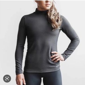 NOBULL Women's Charcoal Gray Long-Sleeve Thermal Top